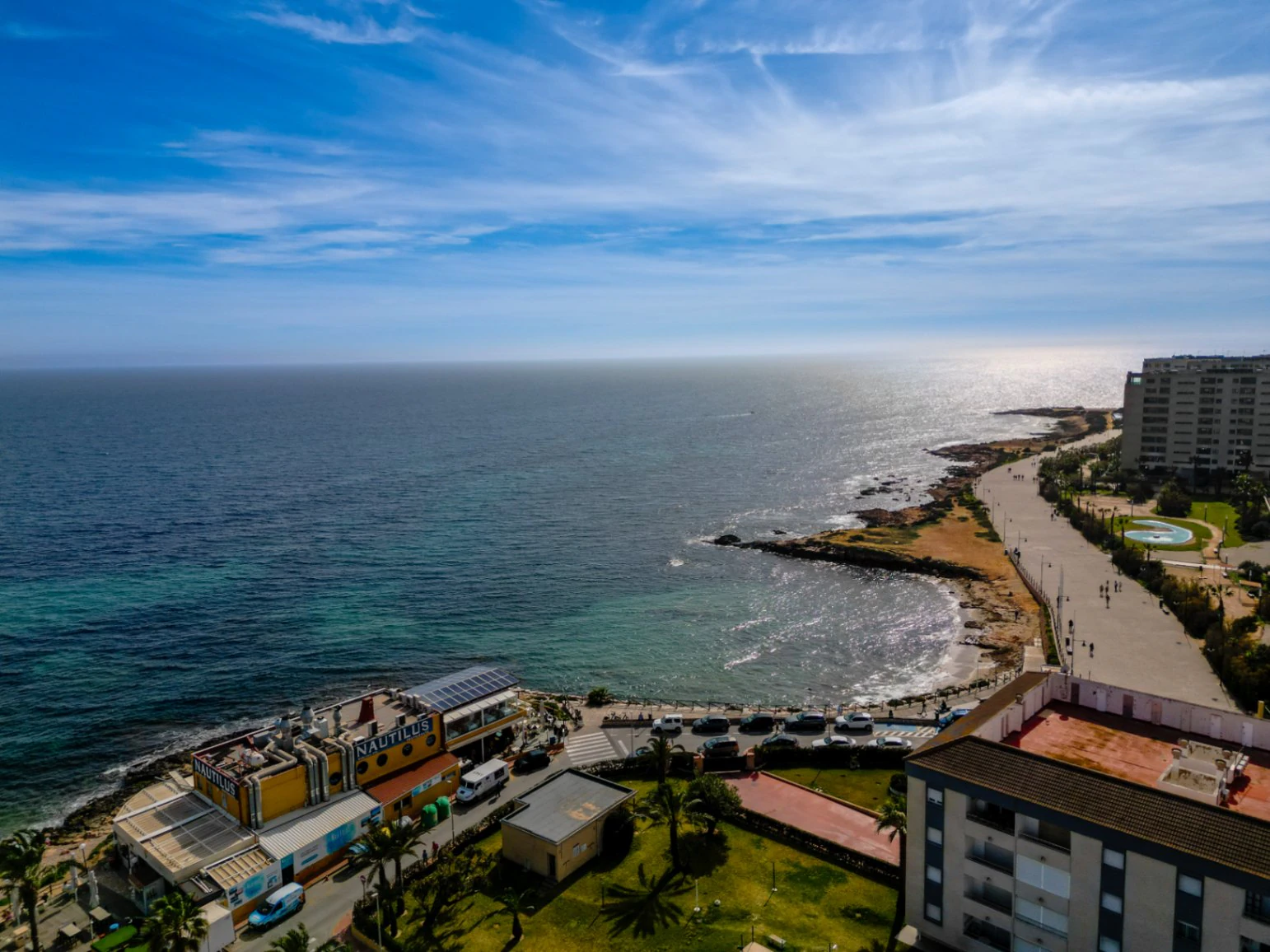 Modern 3-slaapkamer appartement te koop in Punta Prima nabij Cala Piteras