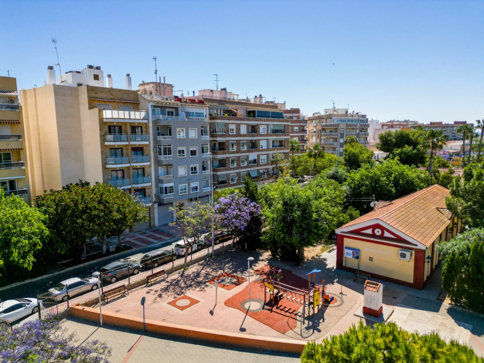 Apartment overlookng the park in Torrevieja