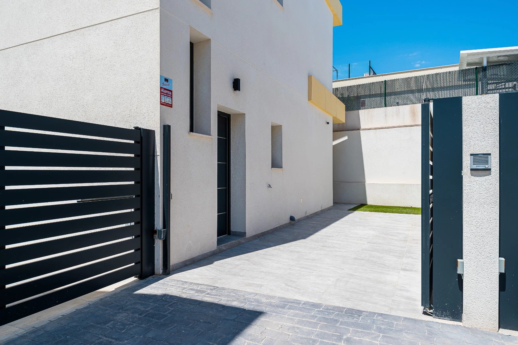 Villa for sale in Los Montesinos