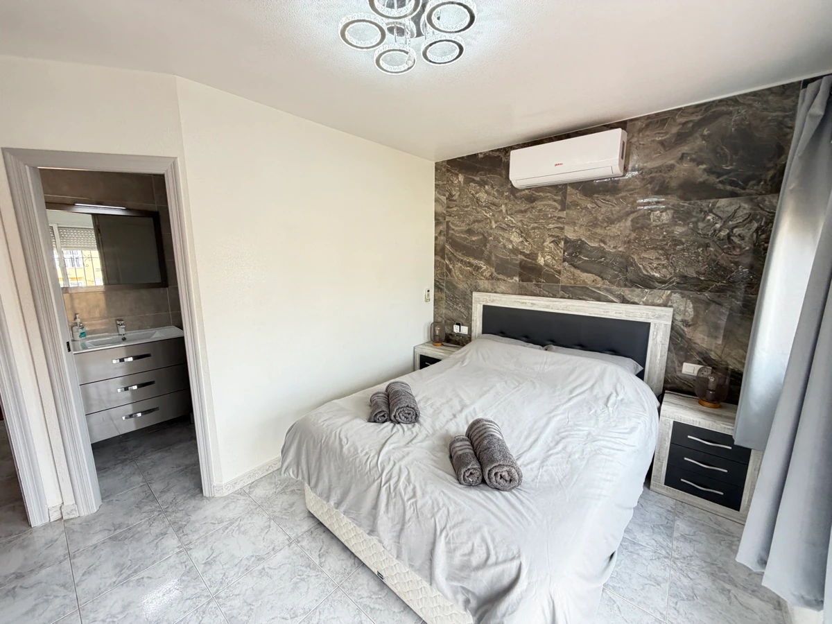 Villa for sale in Villamartin