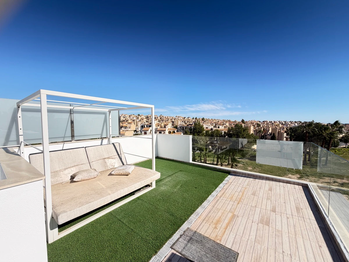Villa for sale in Villamartin