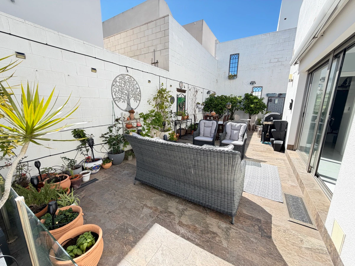 Villa for sale in Villamartin