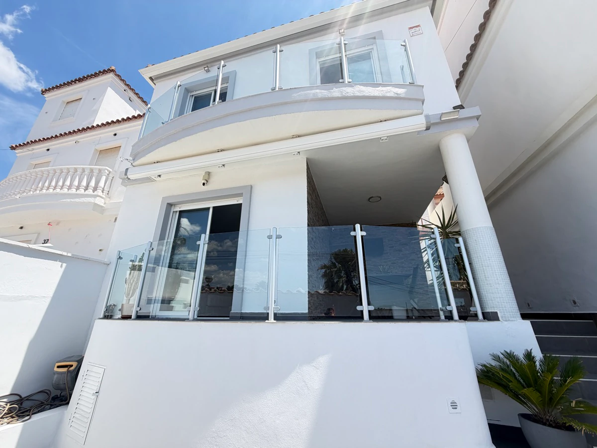 Villa à la vente à Villamartin