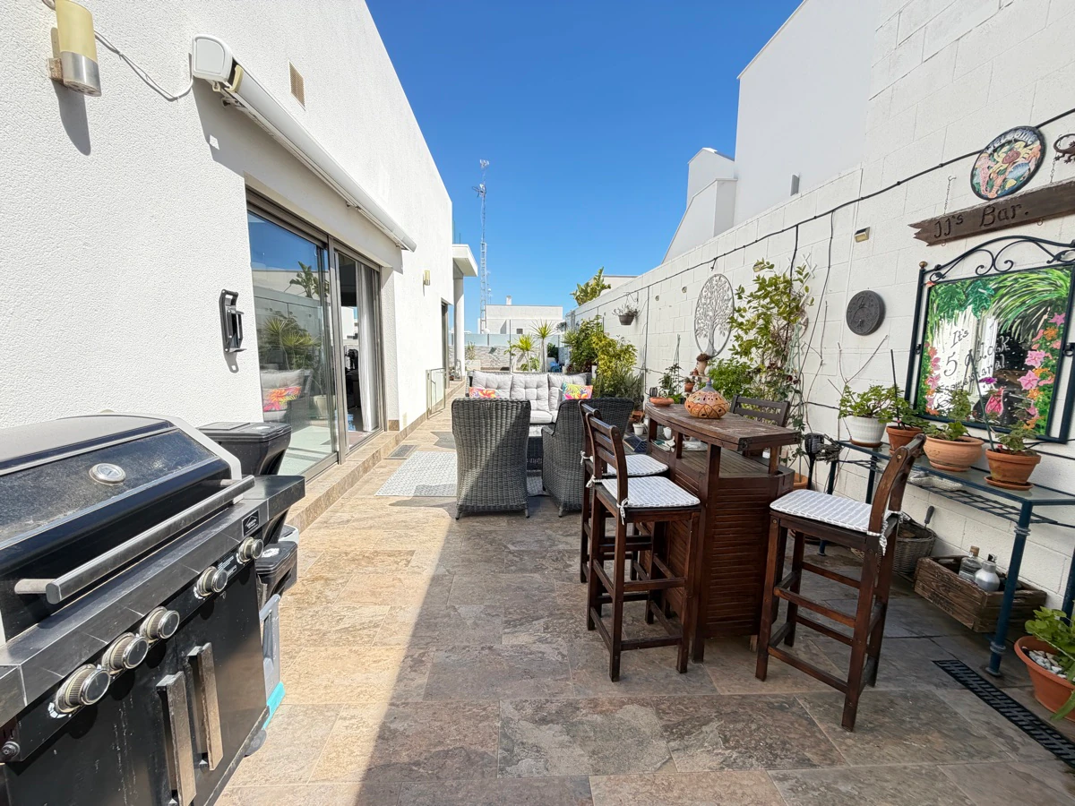Villa for sale in Villamartin
