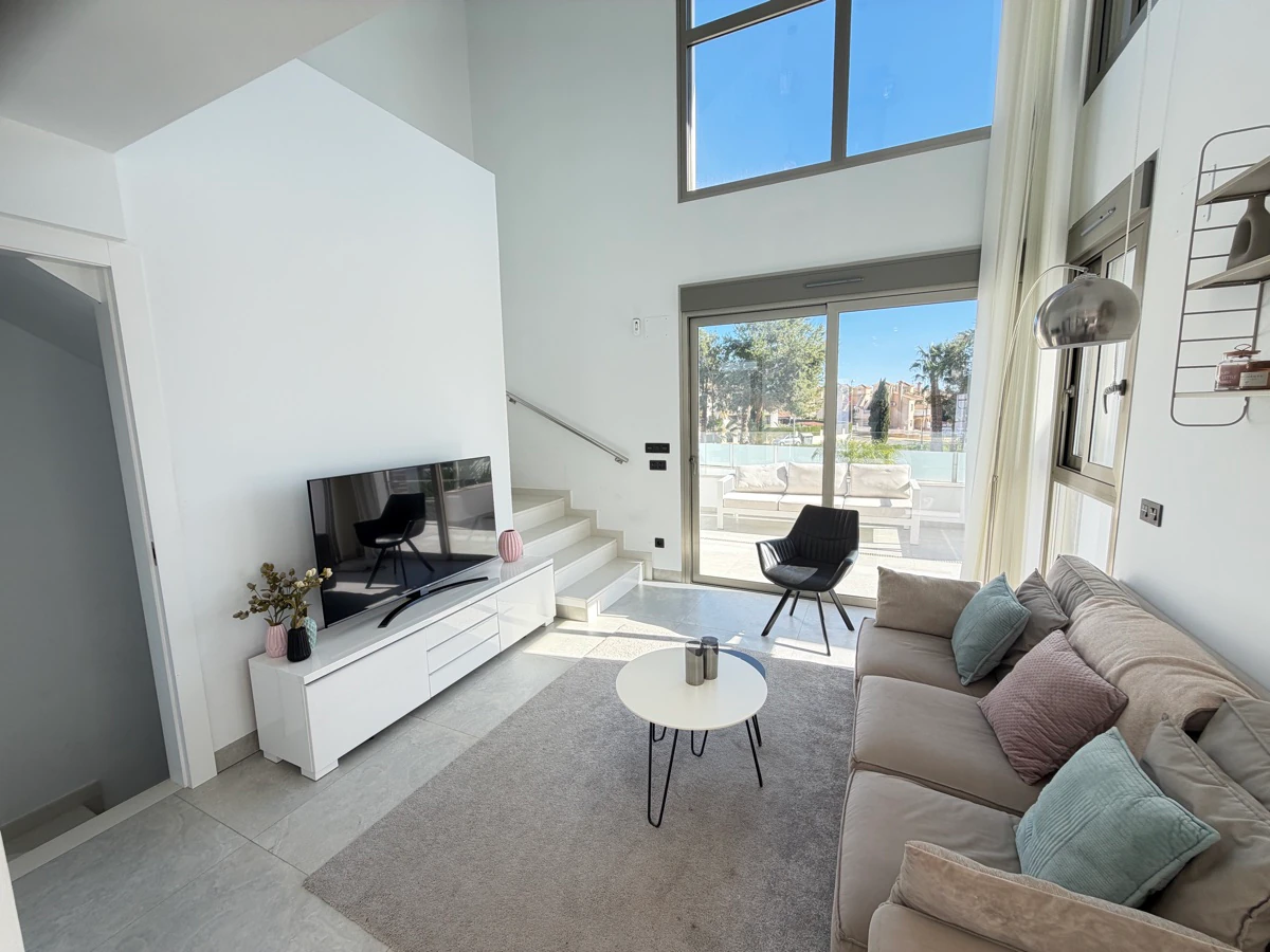 Villa for sale in Villamartin