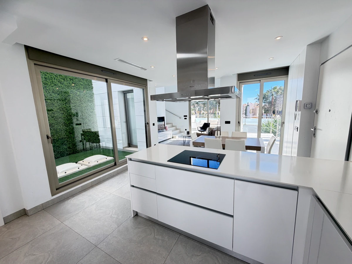 Villa for sale in Villamartin