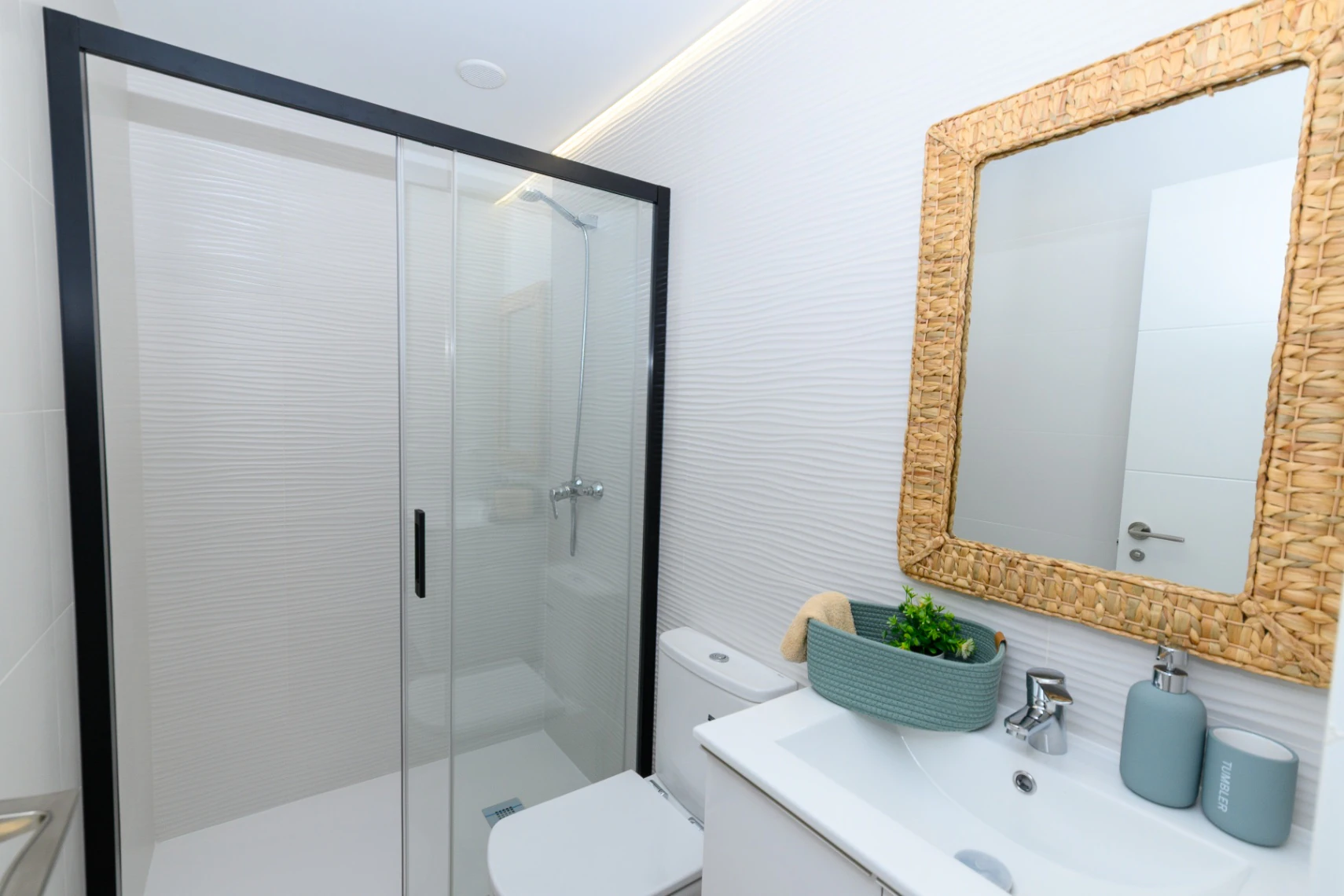 Modern 3-Bedroom Apartment for Sale in Punta Prima Near Cala Piteras