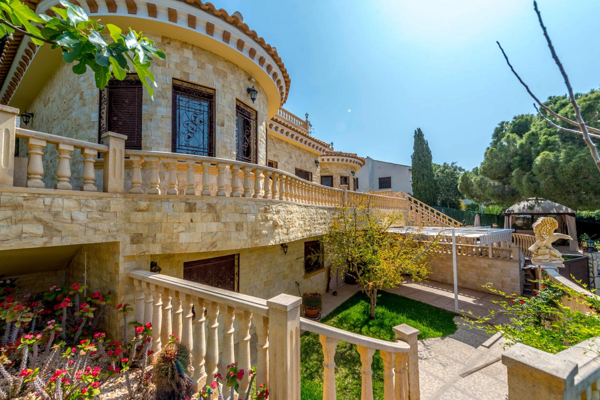 Villa for sale in Orihuela Costa