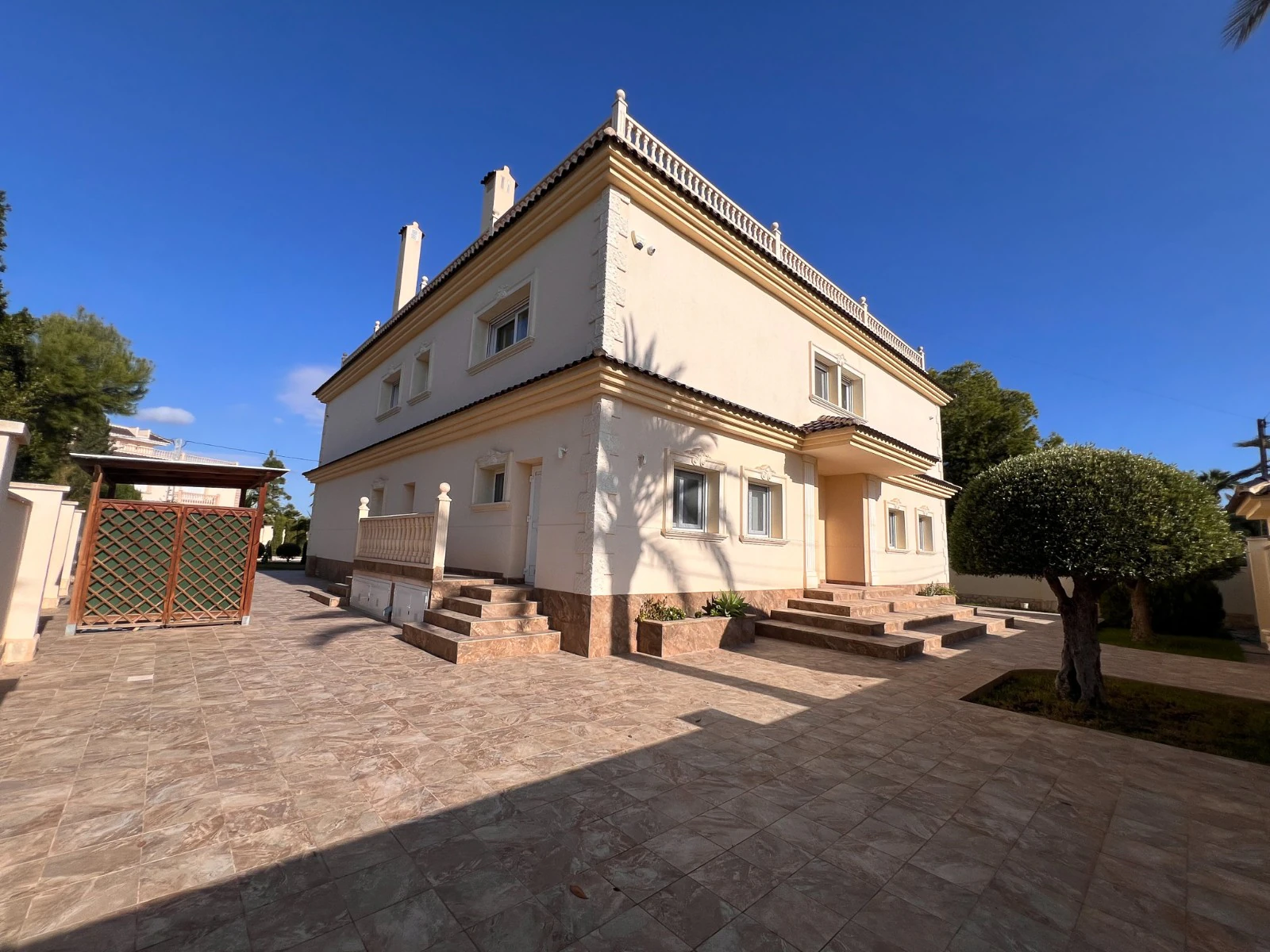 Villa for sale in Orihuela Costa
