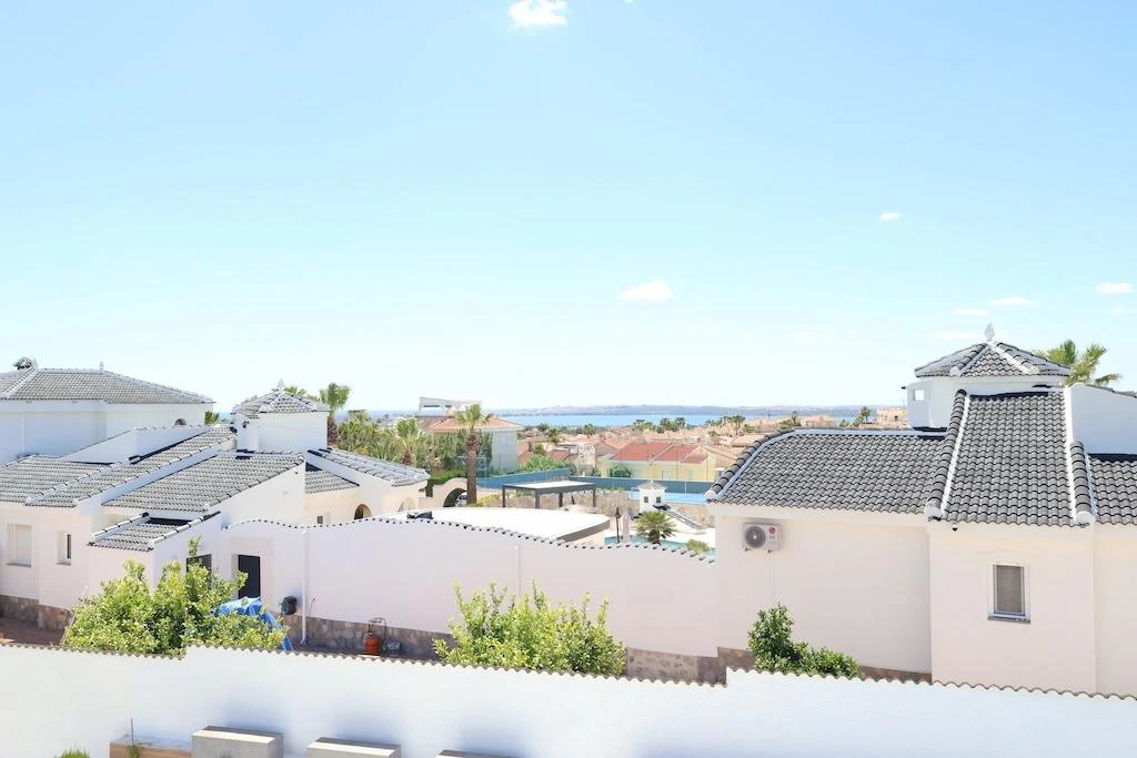 Villa for sale in Rojales