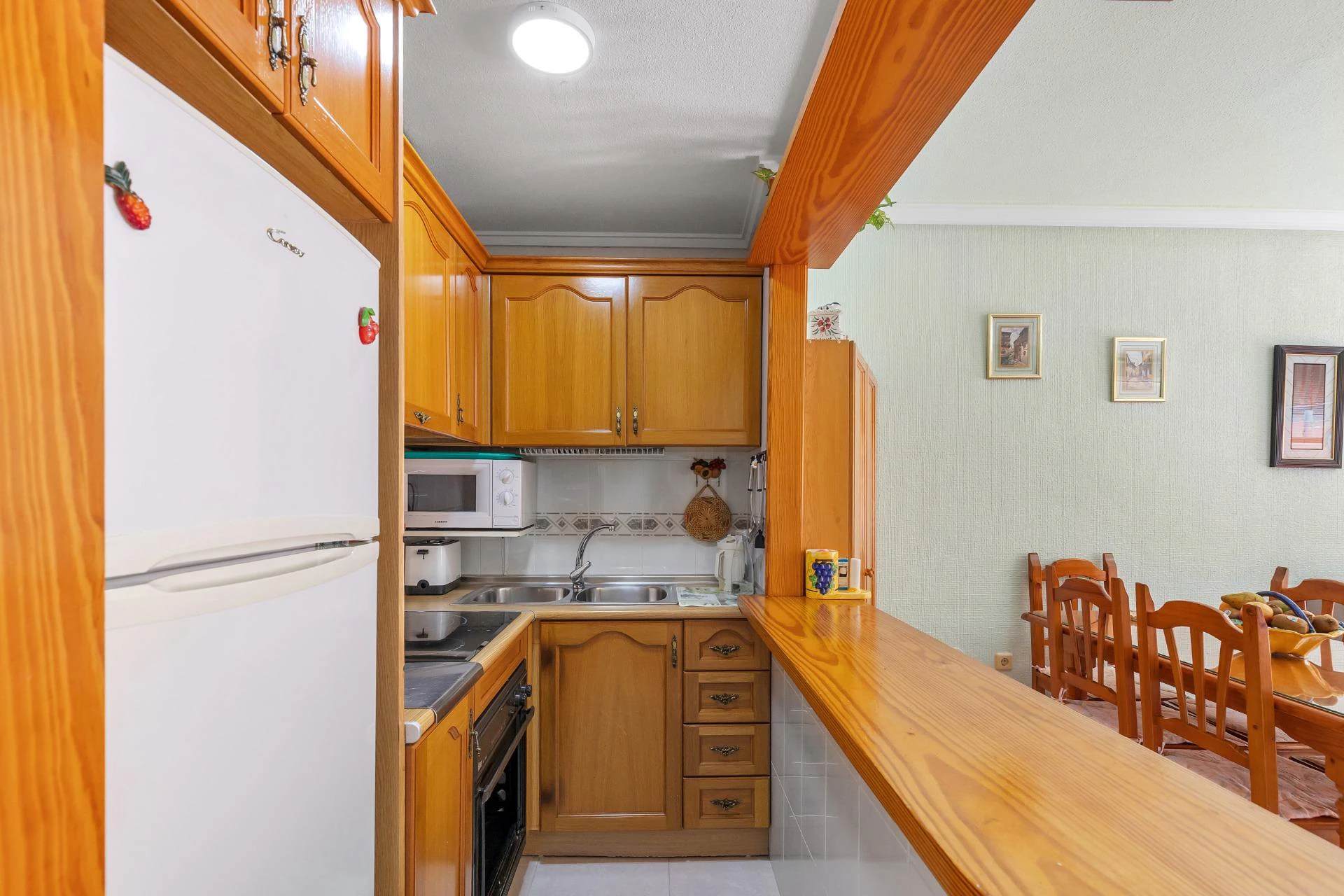 Your seaside retreat in Torrevieja! Impeccable apartment with a large east-facing terrace