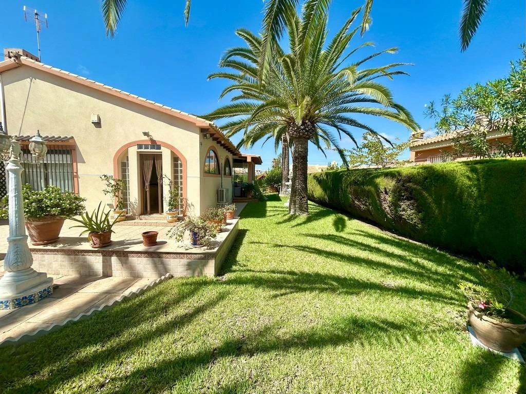Villa for sale in Orihuela Costa