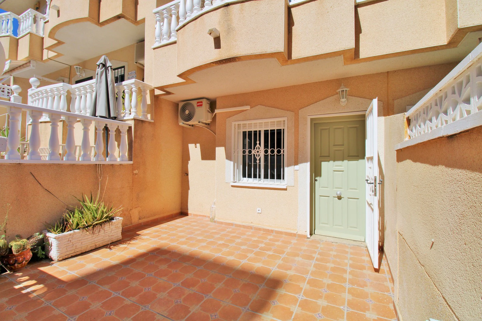 Terraced house for sale in Villamartin