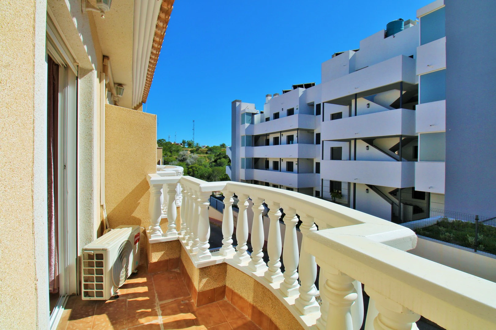 Terraced house for sale in Villamartin