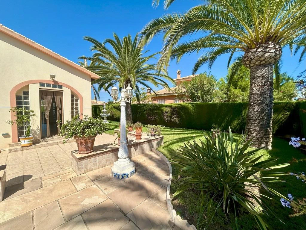Villa for sale in Orihuela Costa