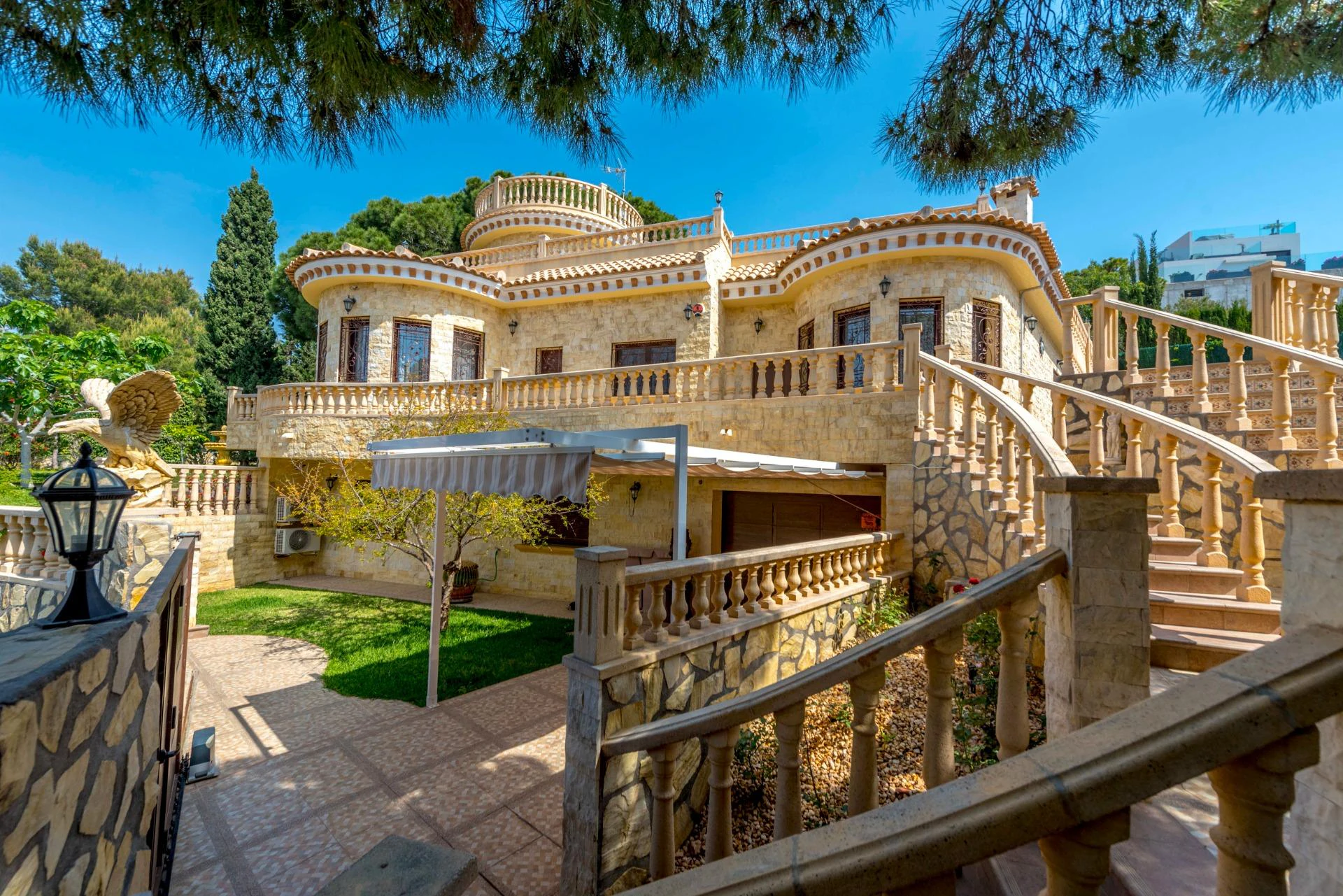 Villa for sale in Orihuela Costa
