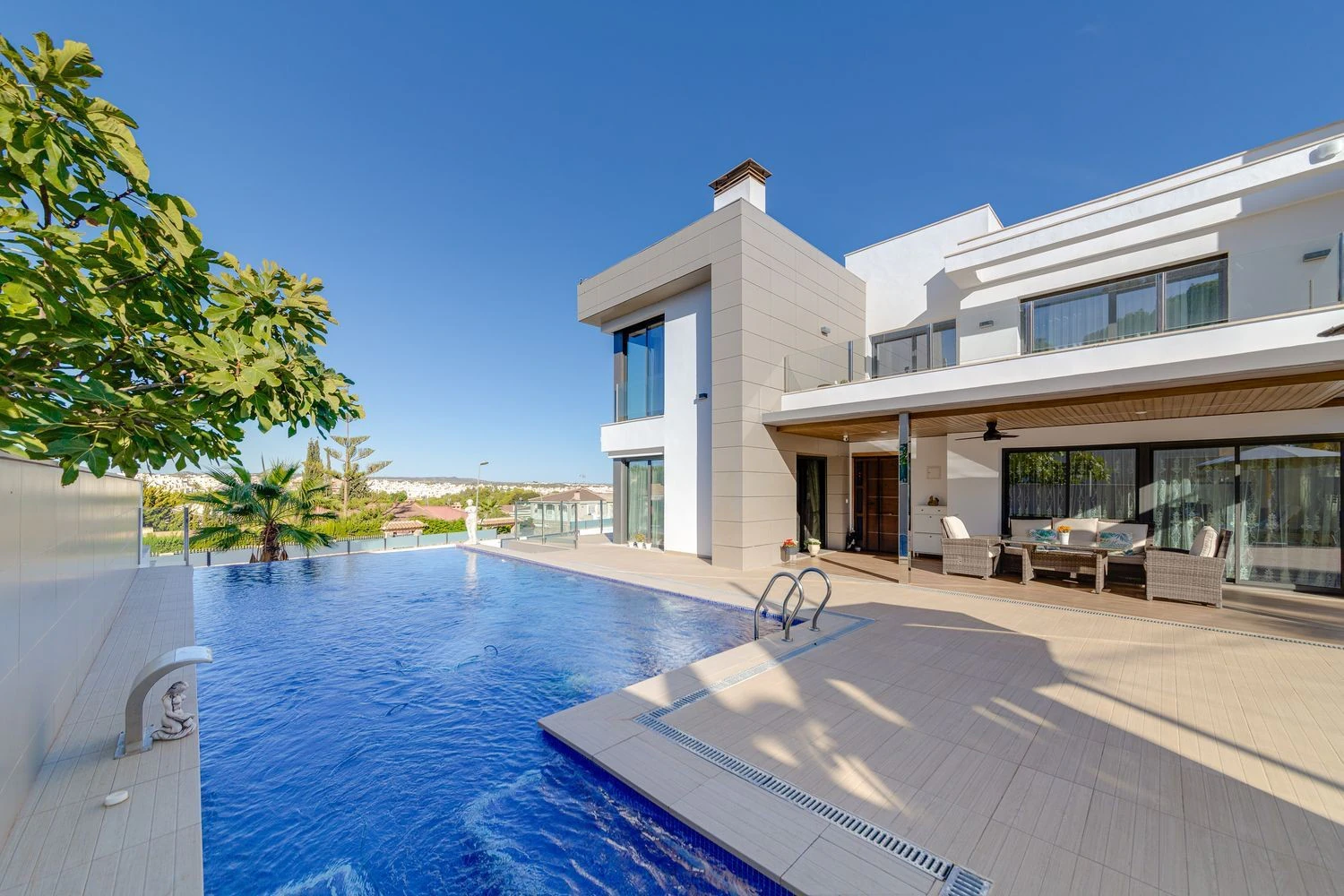 Villa for sale in Torrevieja