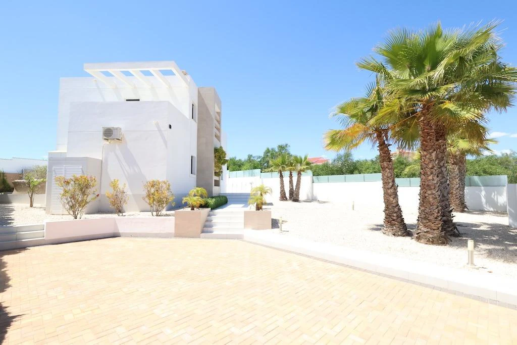Villa for sale in Rojales