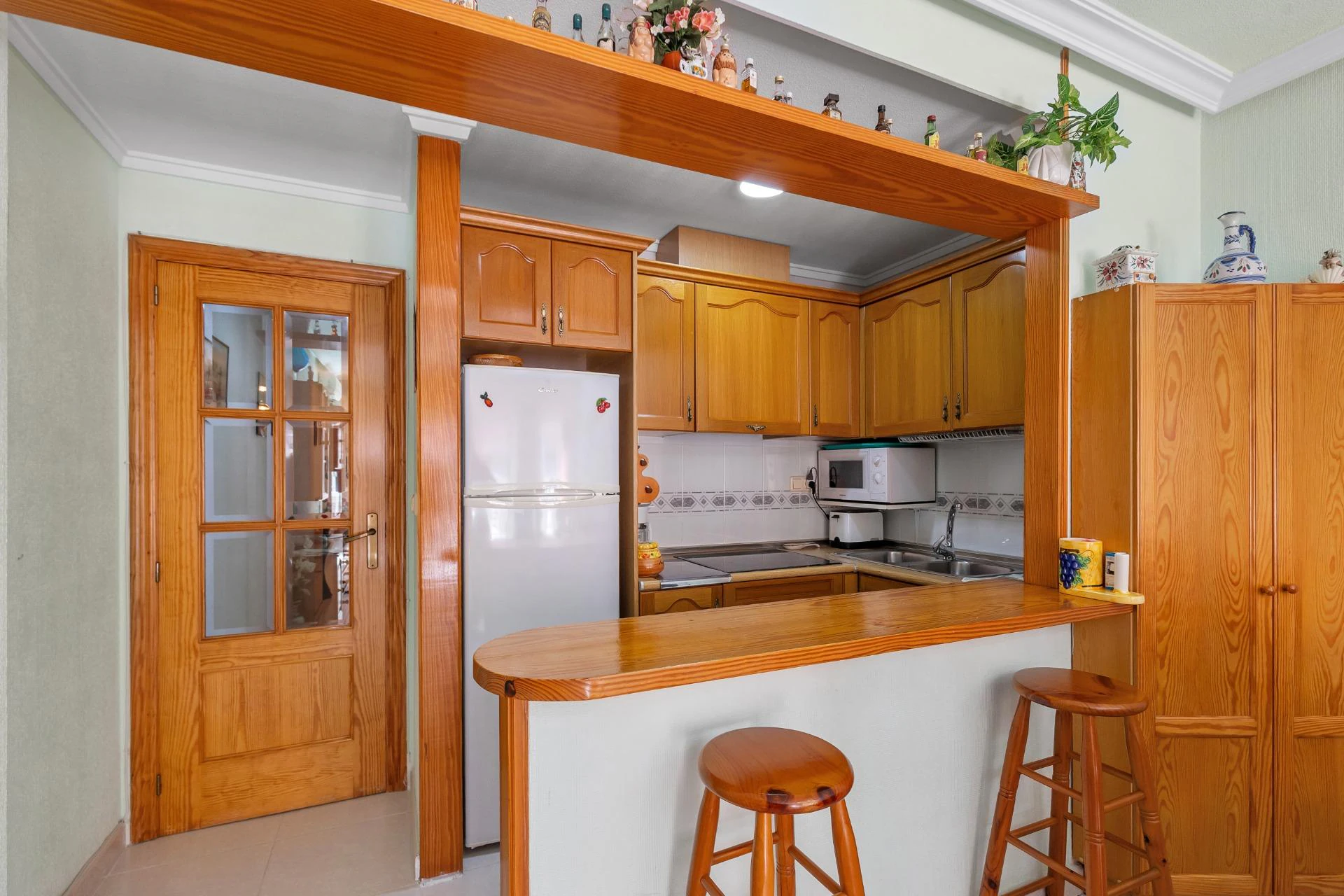 Your seaside retreat in Torrevieja! Impeccable apartment with a large east-facing terrace