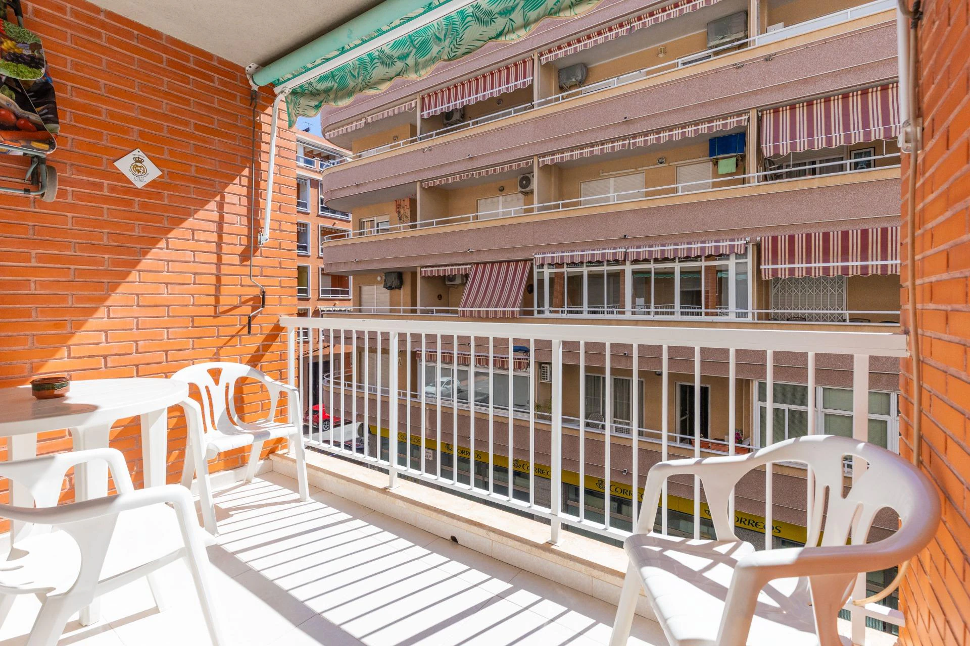 Your seaside retreat in Torrevieja! Impeccable apartment with a large east-facing terrace
