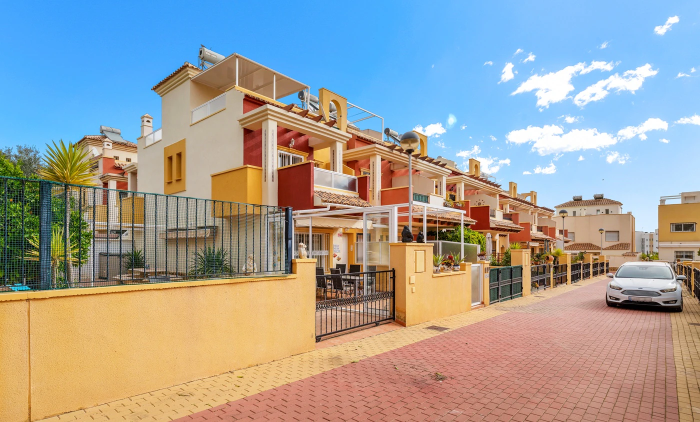 Terraced house for sale in Orihuela Costa
