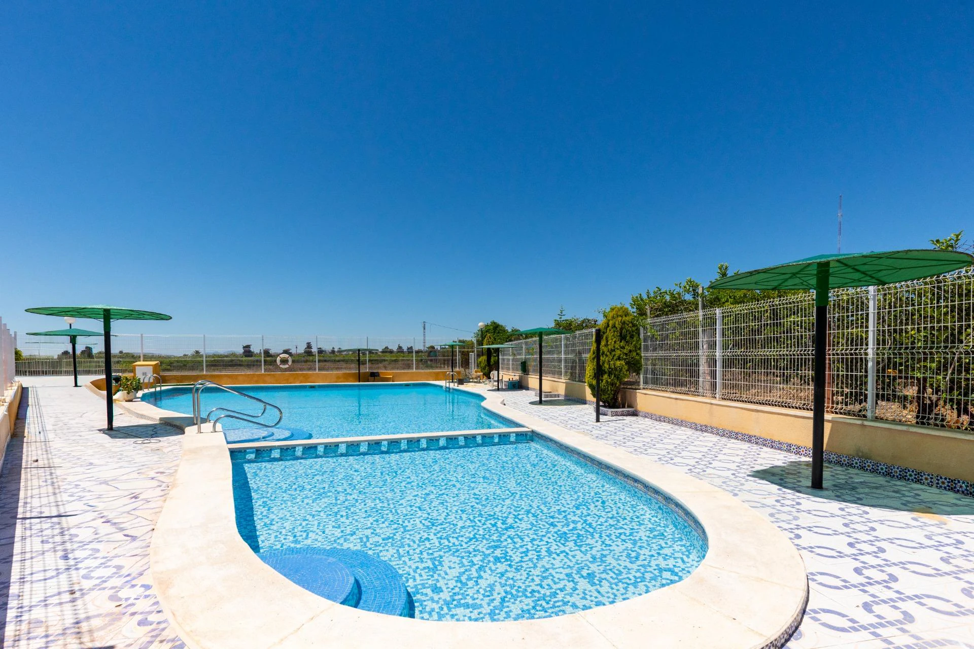 2-bedroom bungalow with solarium in El Moncayo