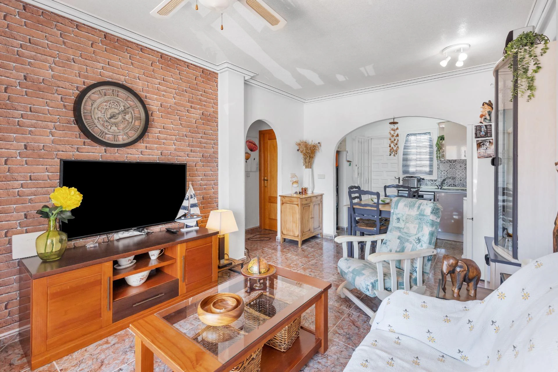 2-bedroom bungalow with solarium in El Moncayo