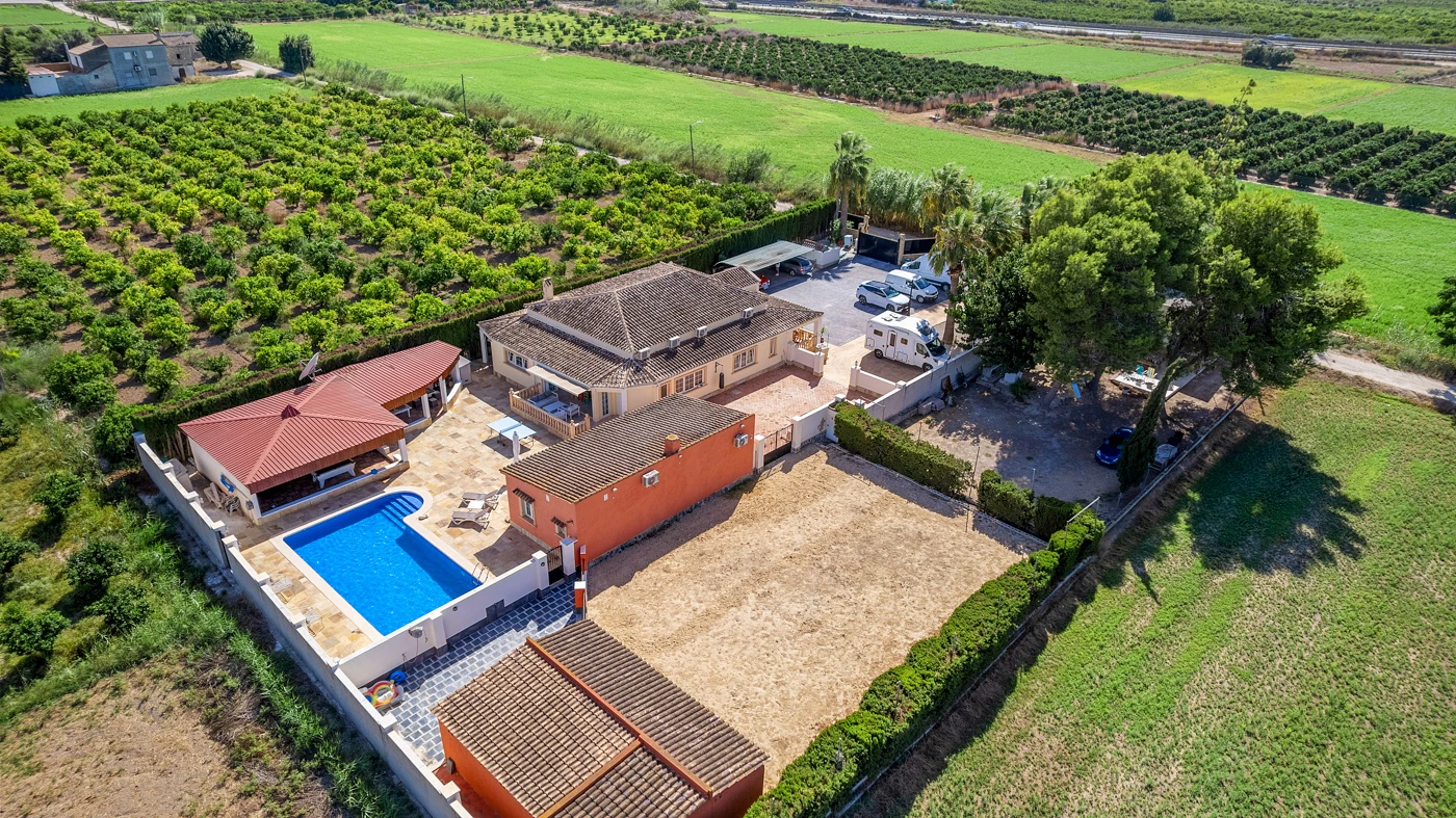 Farmhouse for sale in Almoradí