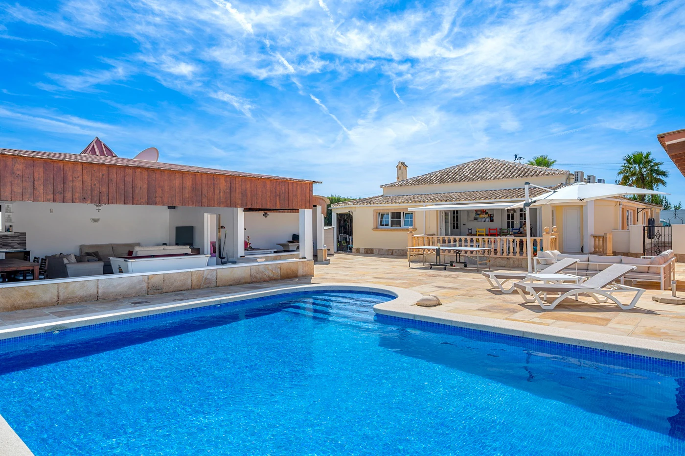 Farmhouse for sale in Almoradí