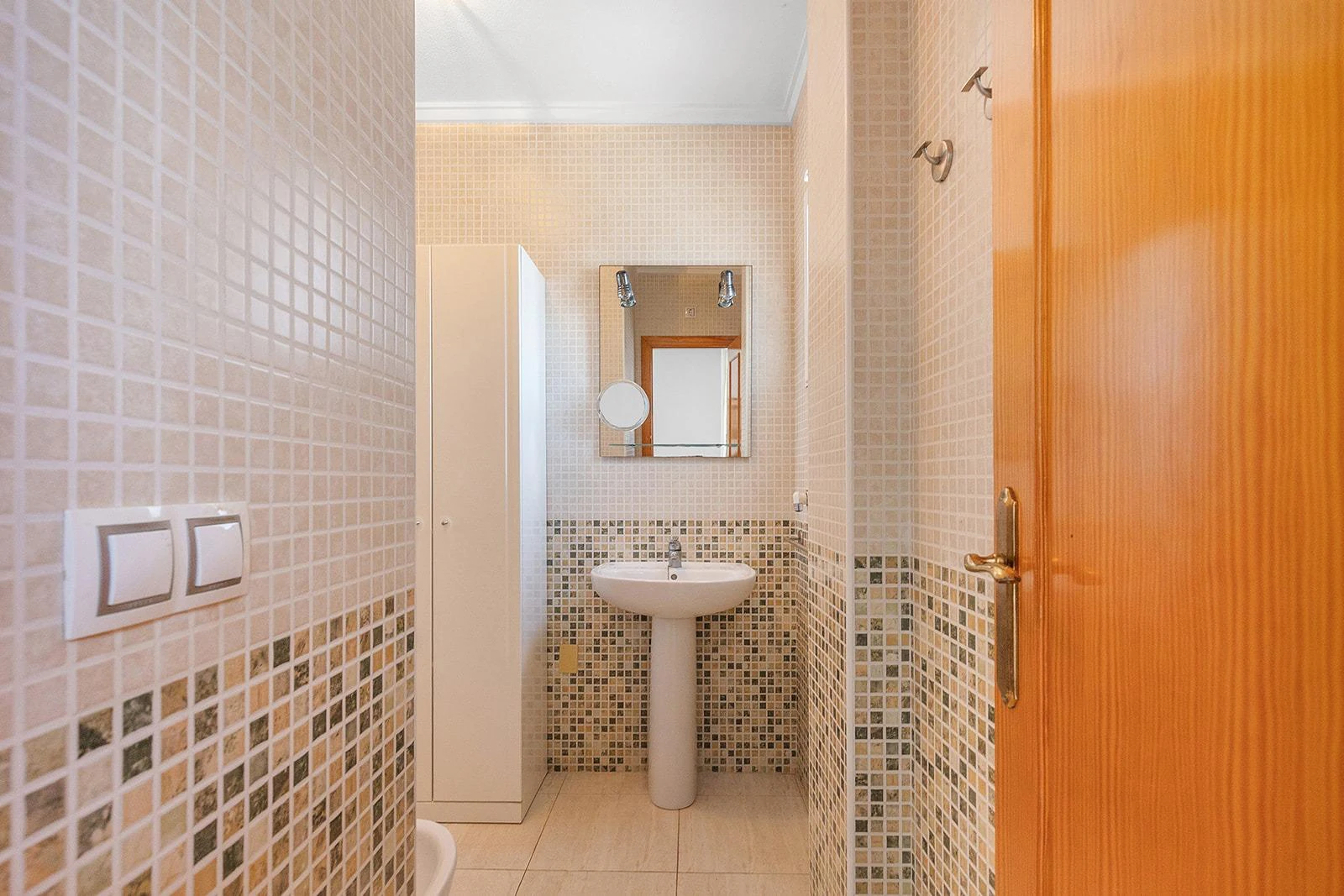 Penthouse opportunity with 3 bedrooms, 2 bathrooms and pool