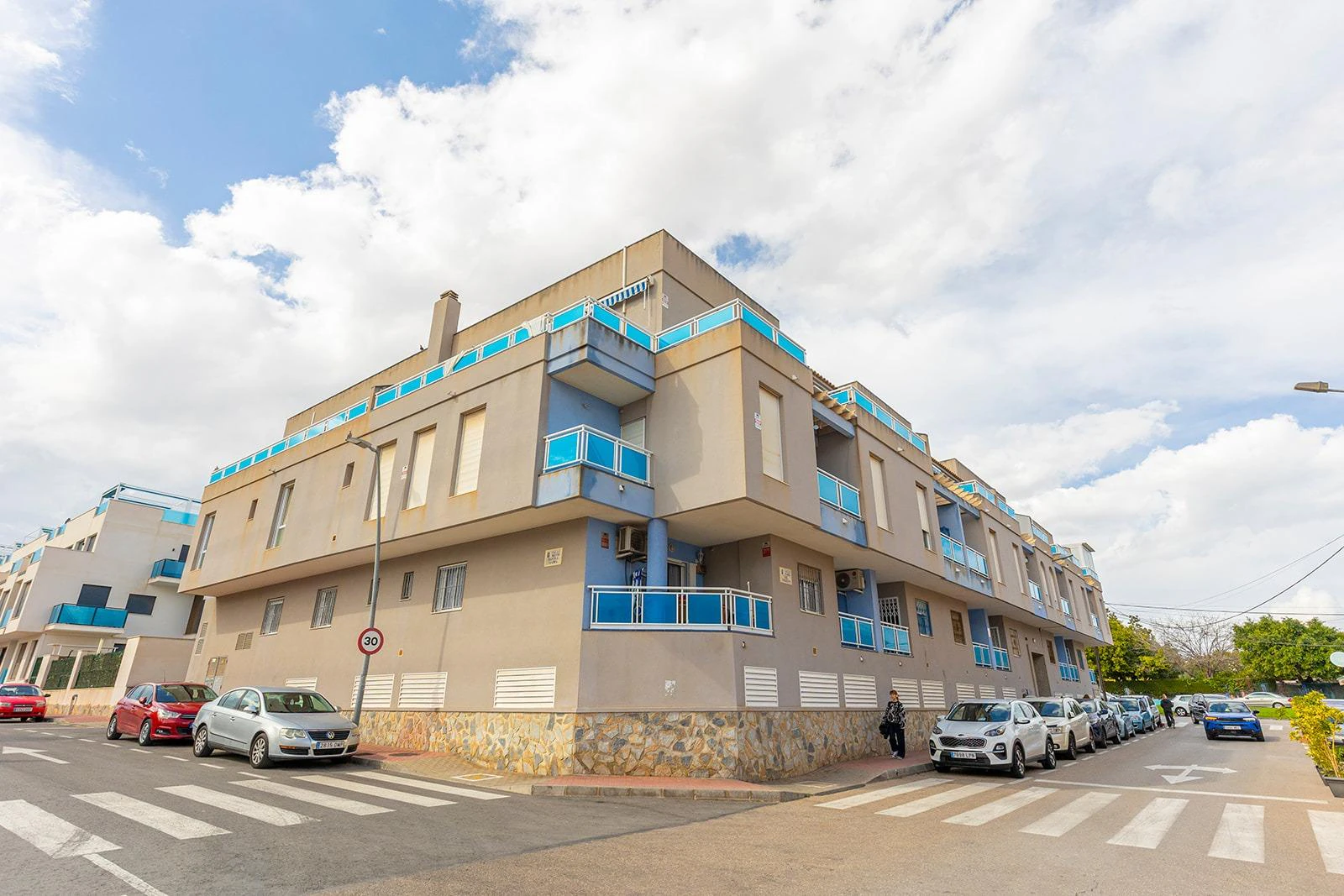 Penthouse opportunity with 3 bedrooms, 2 bathrooms and pool