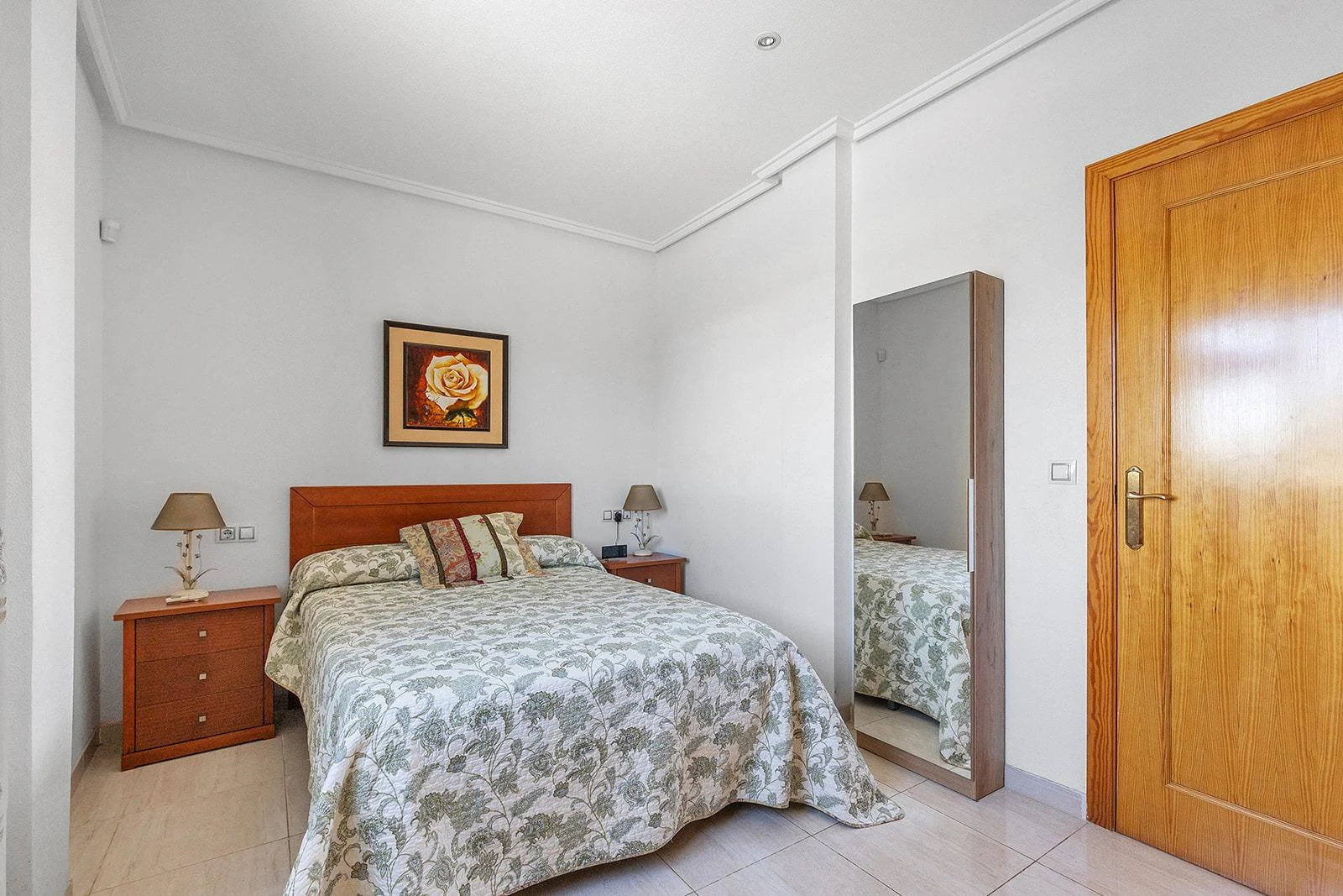 Penthouse opportunity with 3 bedrooms, 2 bathrooms and pool