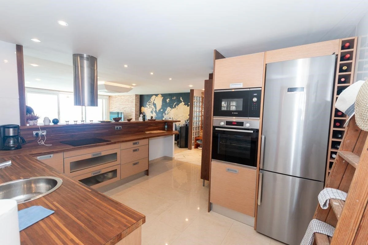 Apartamento con vistas al mar en venta en Playa del Cura, Torrevieja – Renovado, 3 dormitorios, ubicación privilegiada