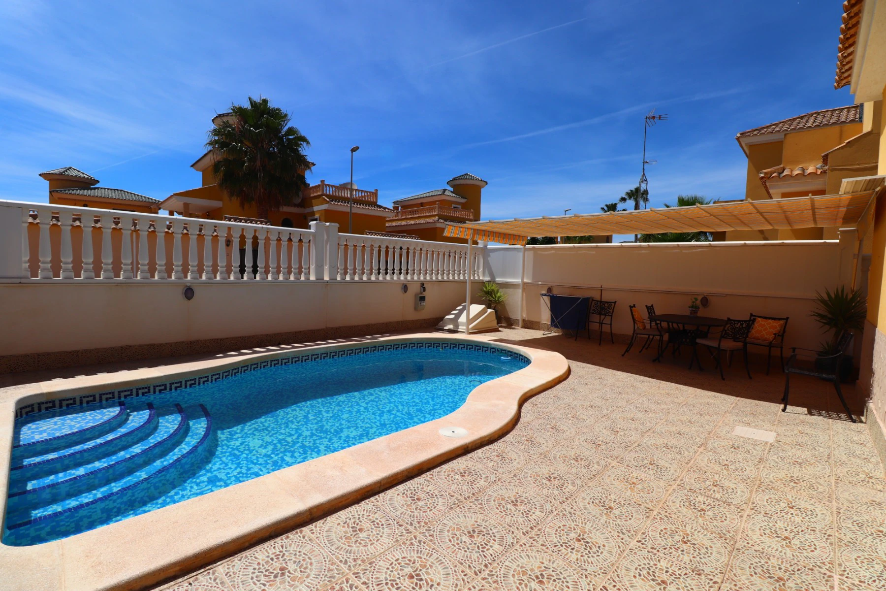 Villa for sale in Algorfa