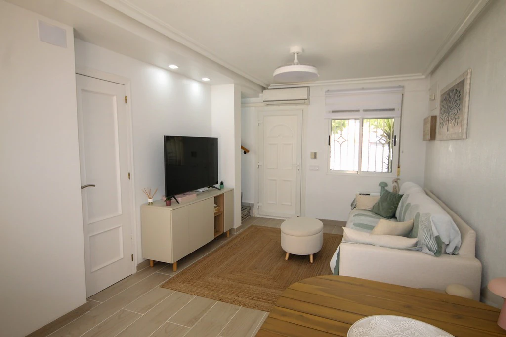 Terraced house for sale in San Miguel De Salinas