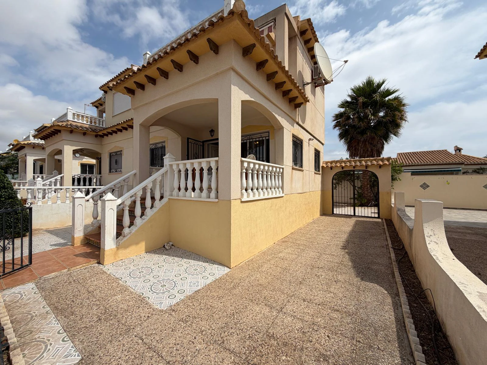 Villa for sale in Playa Flamenca