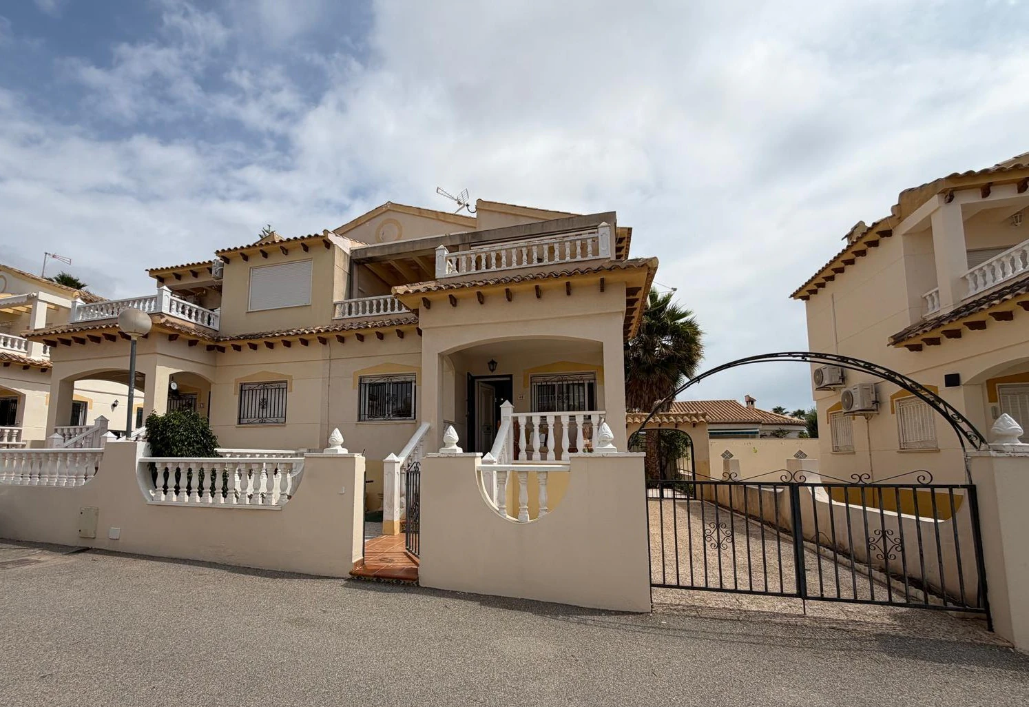 Villa for sale in Playa Flamenca