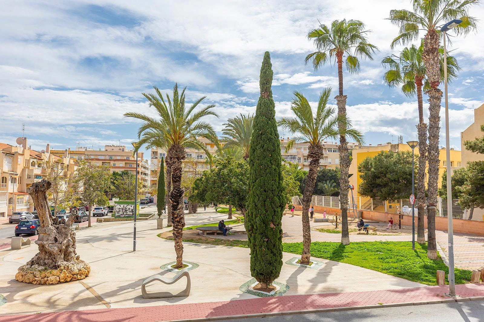 Penthouse opportunity with 3 bedrooms, 2 bathrooms and pool
