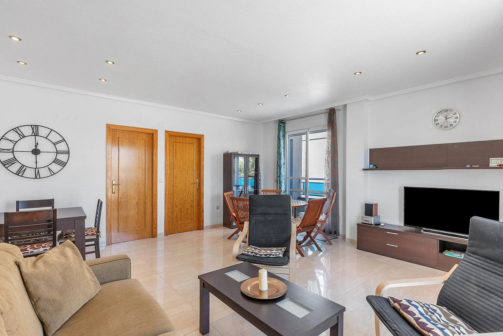 Penthouse opportunity with 3 bedrooms, 2 bathrooms and pool