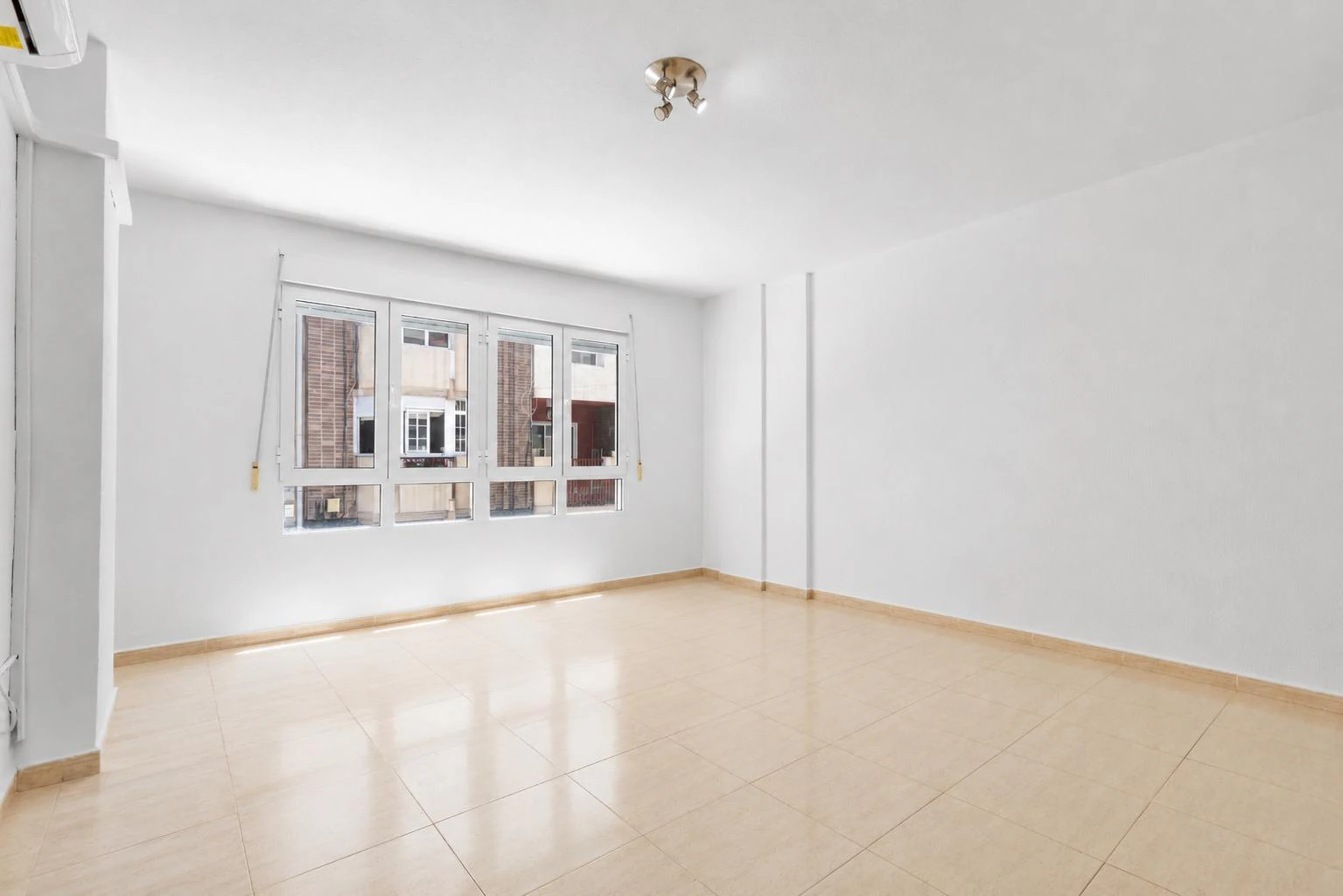 Strategische ligging en groot waardestijgingspotentieel in het centrum van Torrevieja.