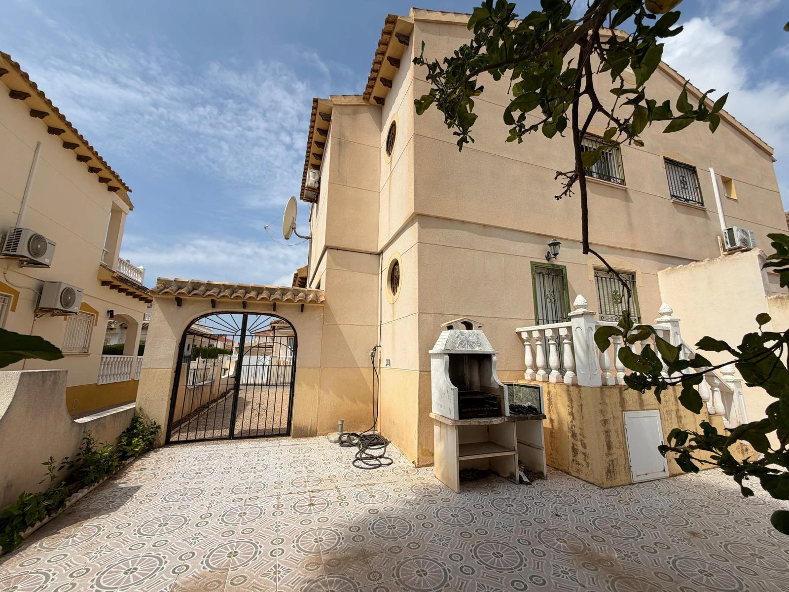 Villa for sale in Playa Flamenca