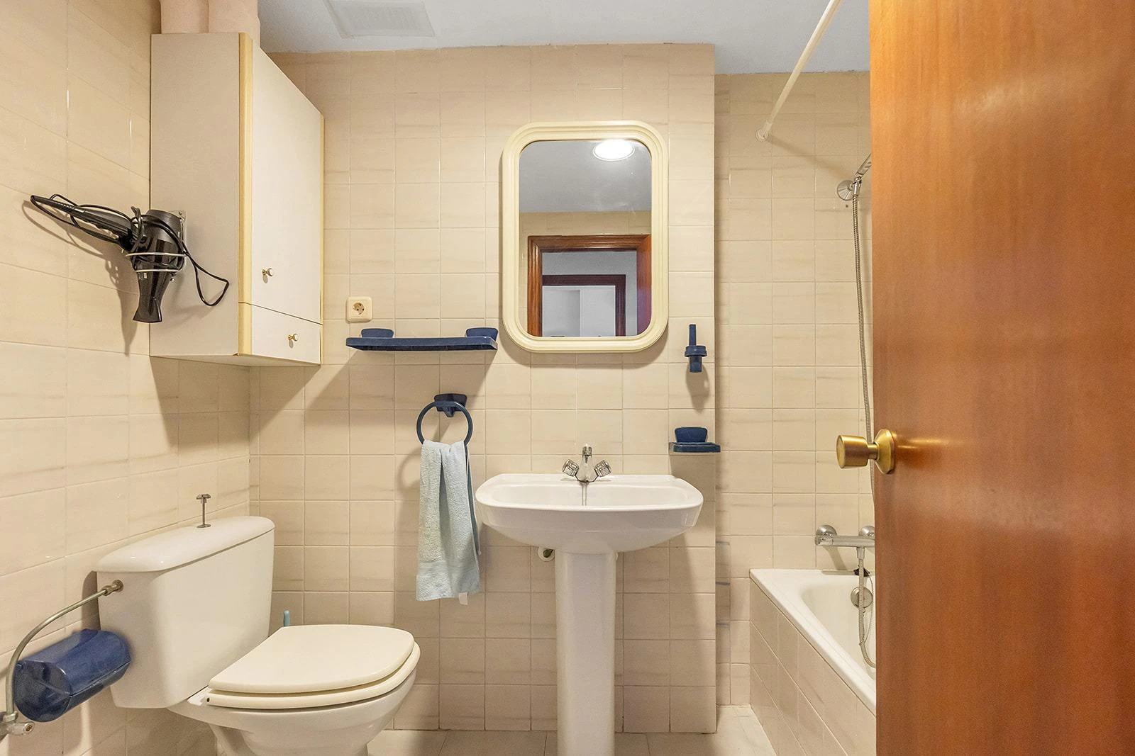 2 bedroom opportunity Playa del Cura