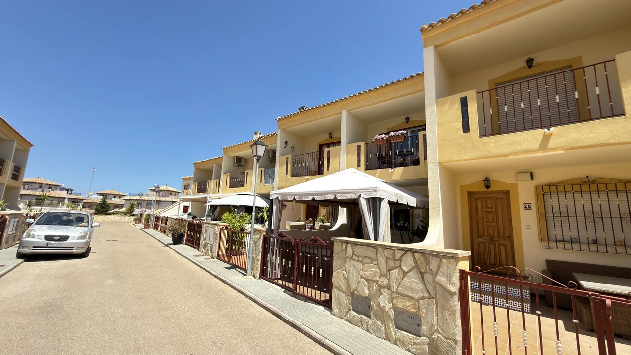 Terraced house for sale in La Zenia