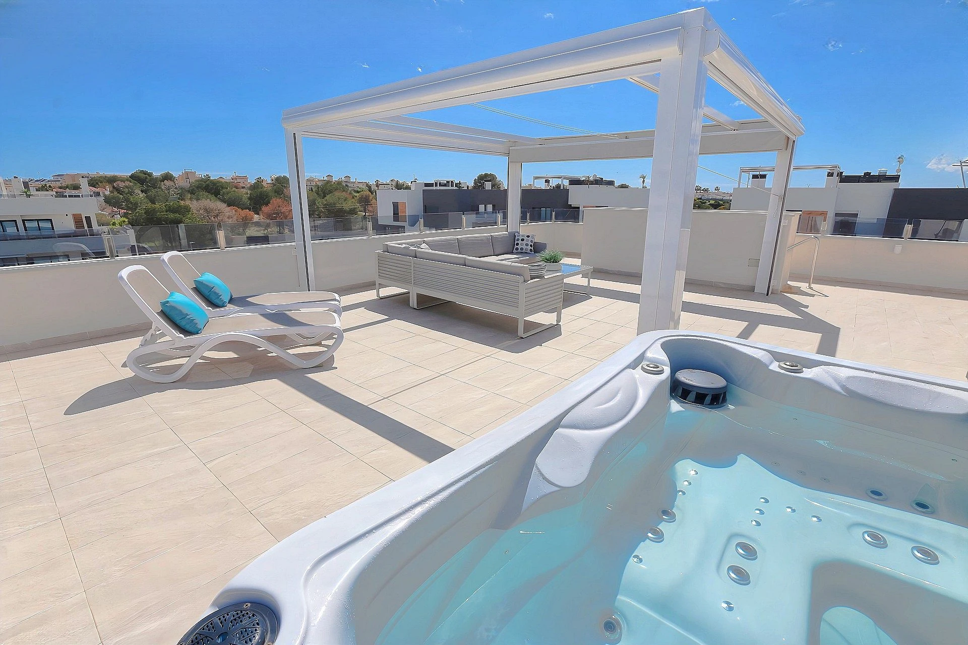 Penthouse for sale in Los Altos