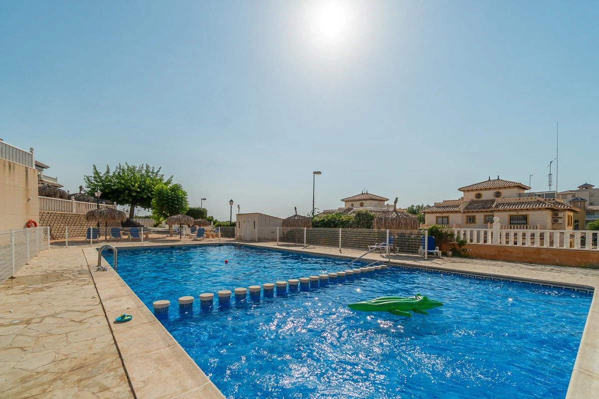 Begane grond te verkoop in Orihuela Costa