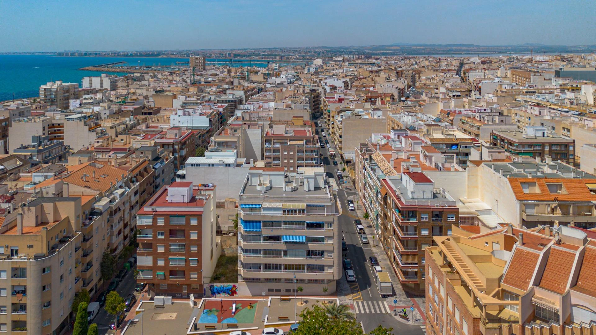 SPECTACULAR 3 bedroom 2 bathroom apartment 250m from Playa del Cura
