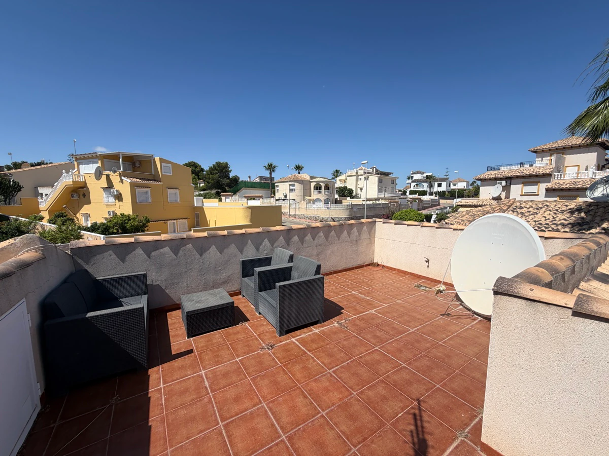 Villa for sale in Villamartin