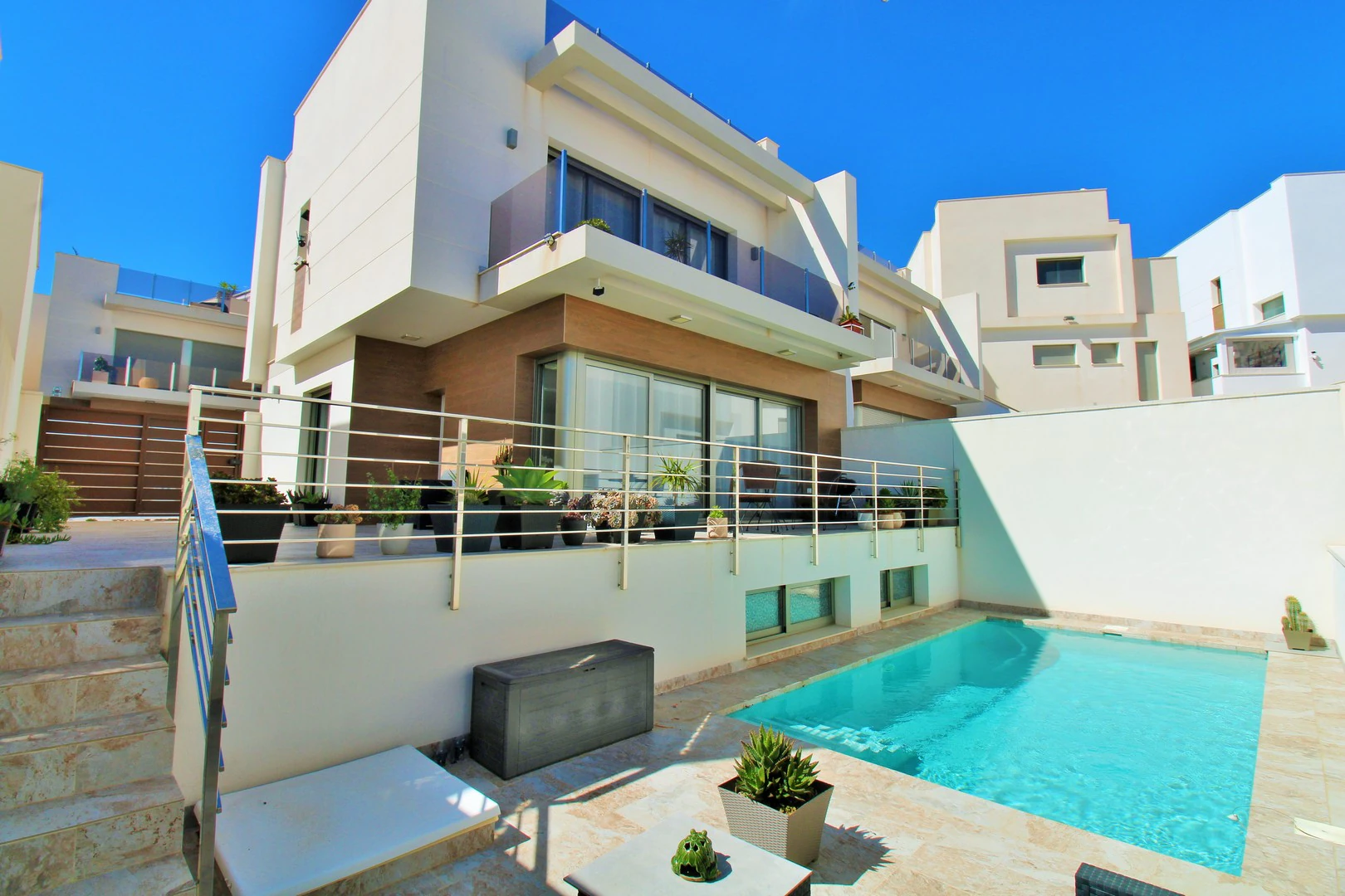 Villa for sale in Villamartin
