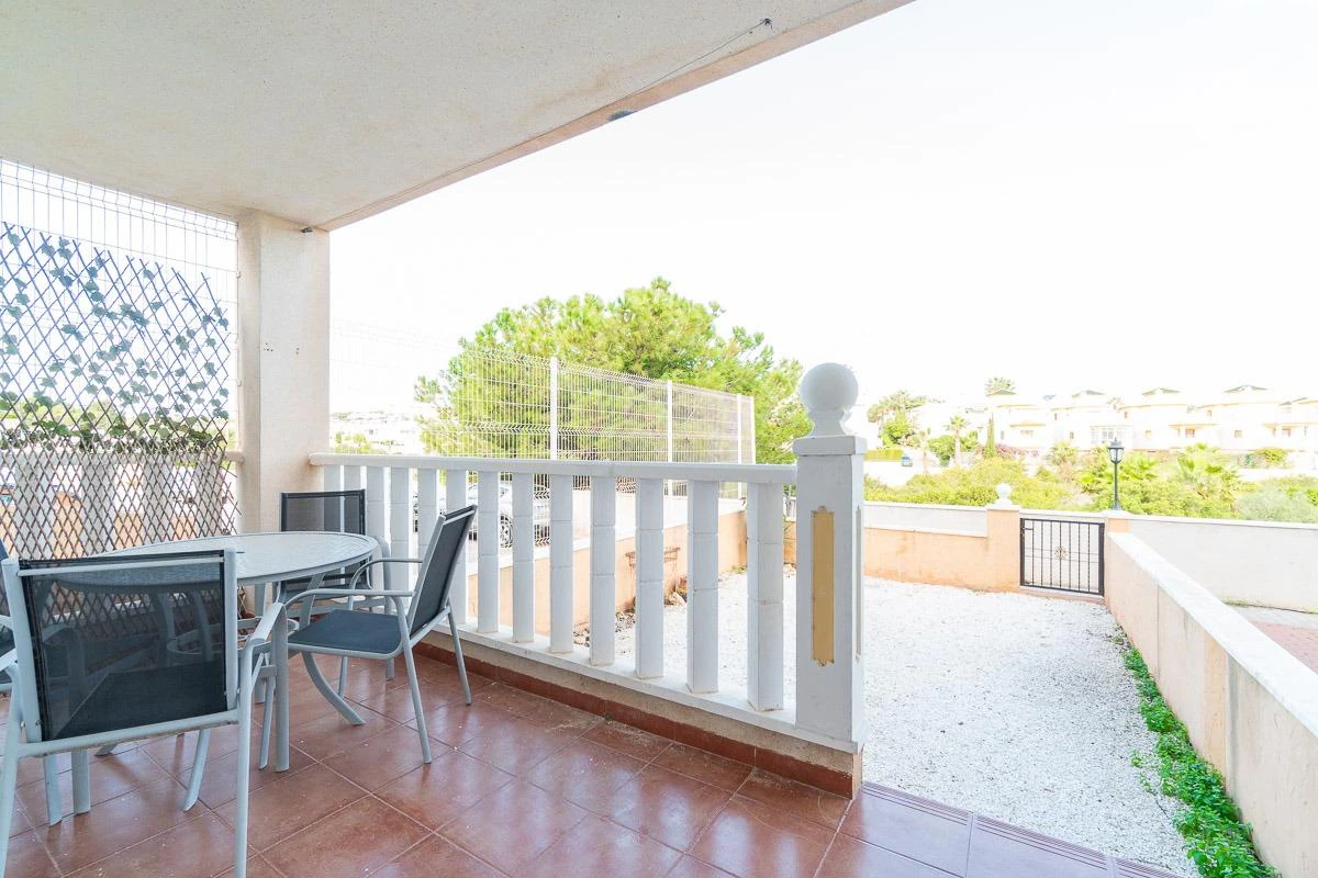 Begane grond te verkoop in Orihuela Costa