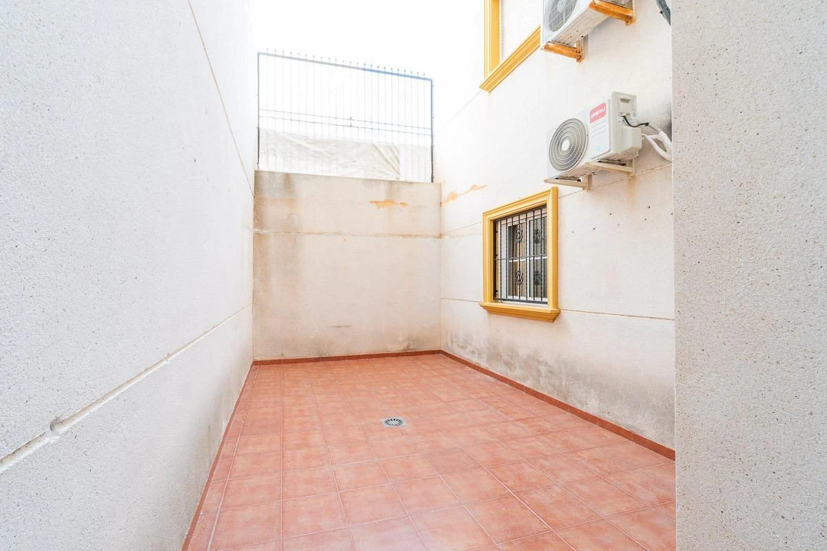 Begane grond te verkoop in Orihuela Costa
